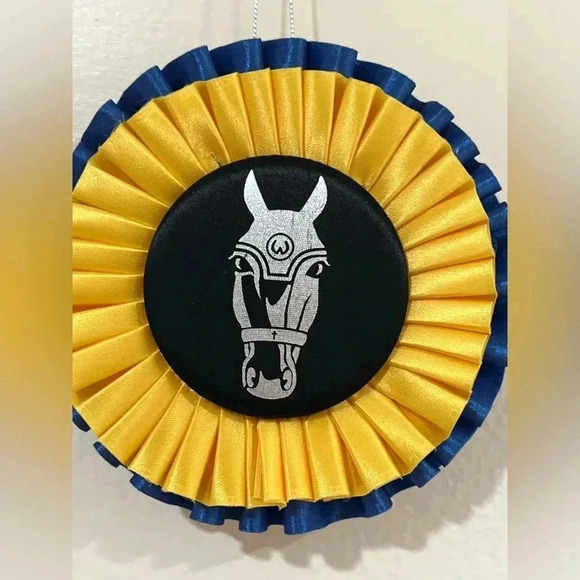 Equestrian Horse Head Ribbon Ornament - Picture 3 of 4